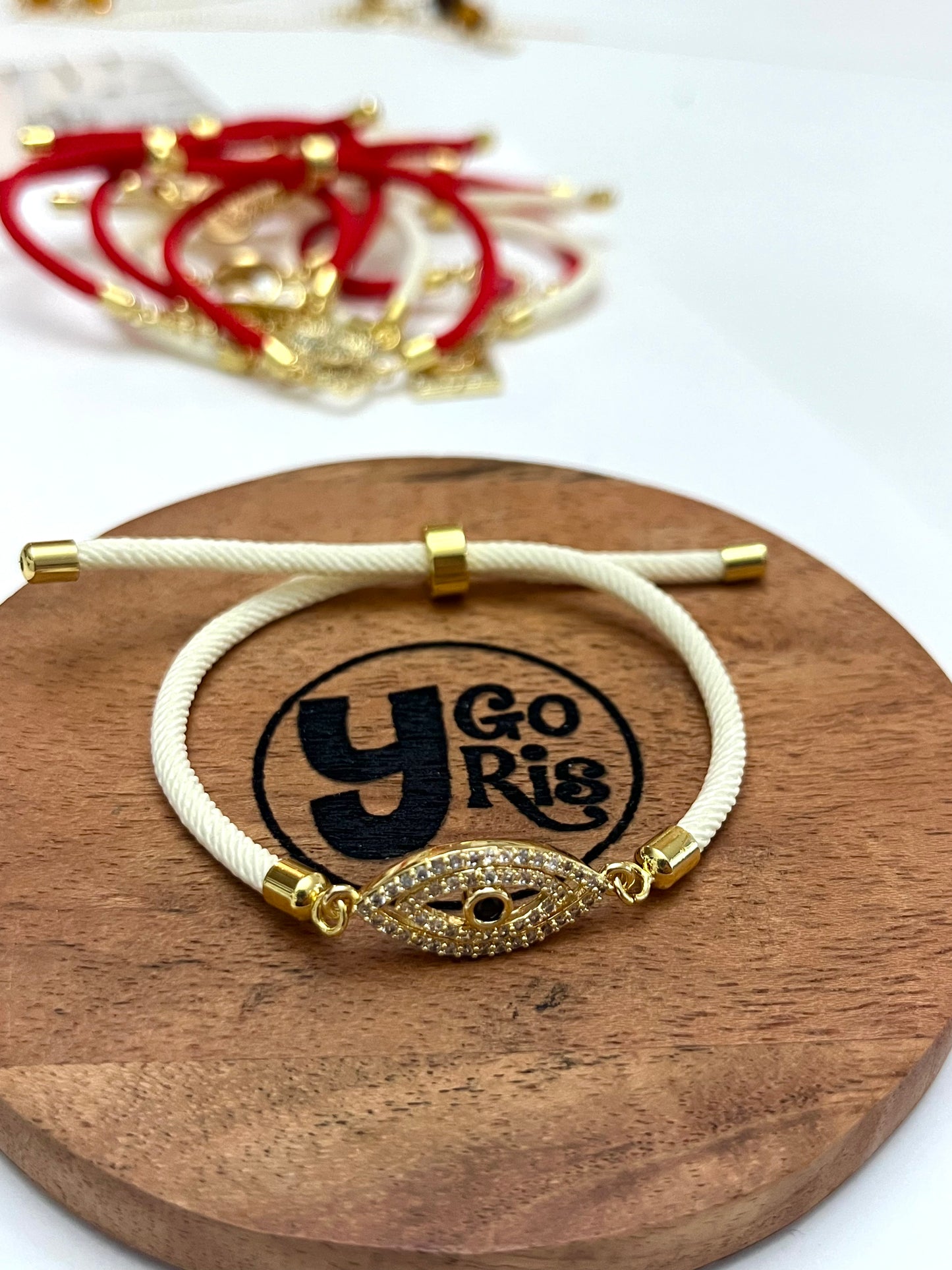 Adjustable white bracelet eye connector