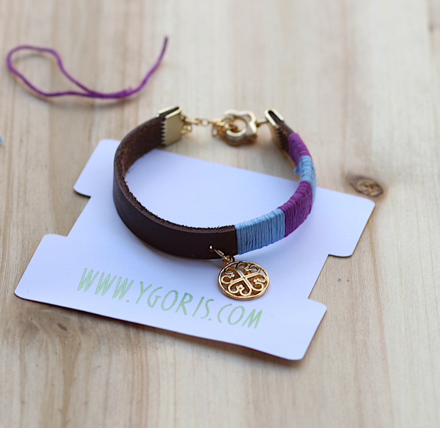 Leather bracelet flower clasp