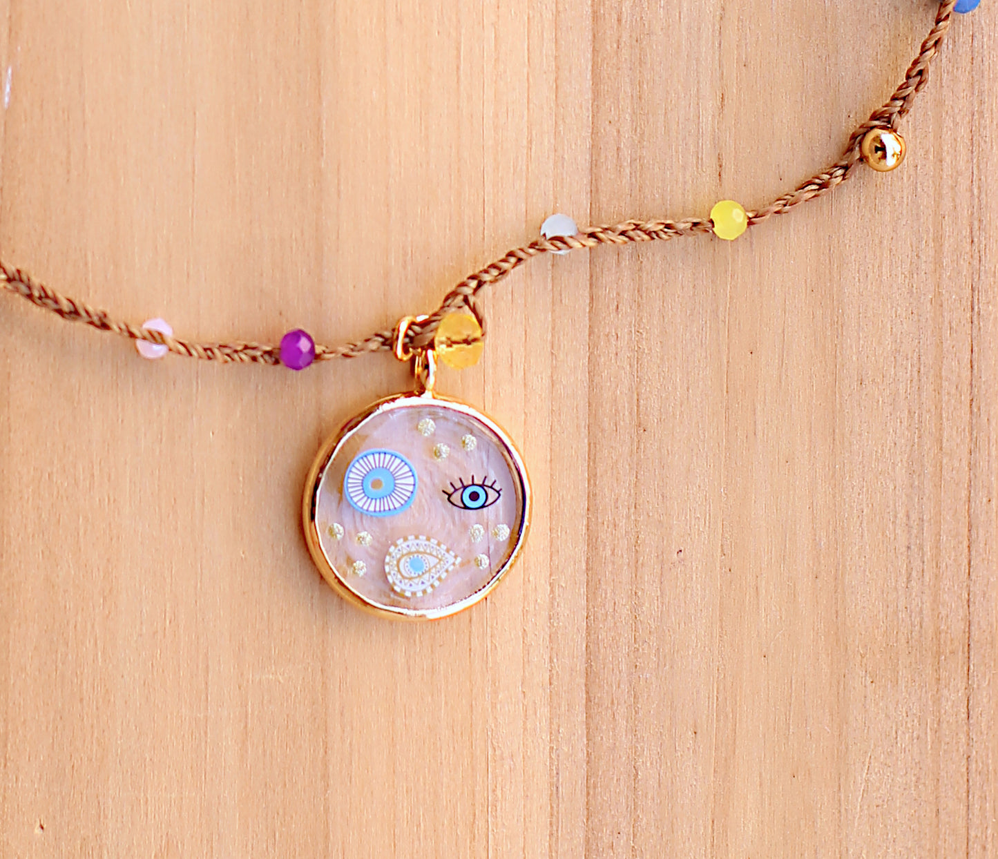 Macramé necklace with cristal charm