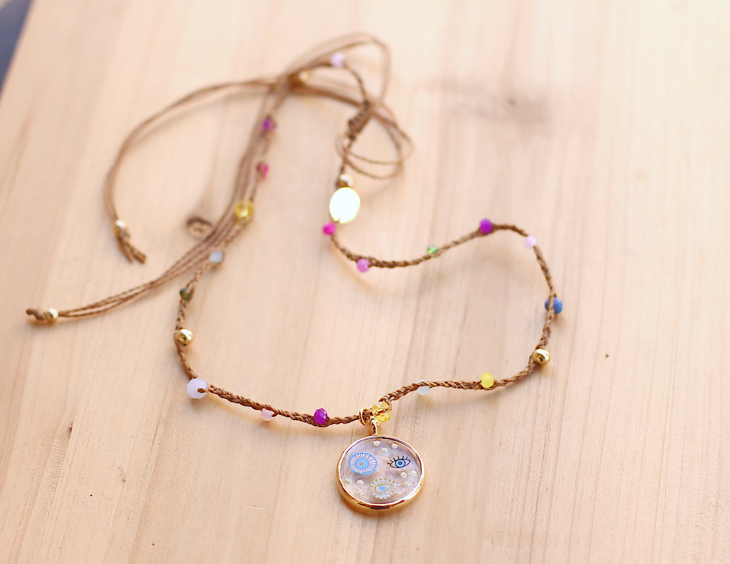 Macramé necklace with cristal charm