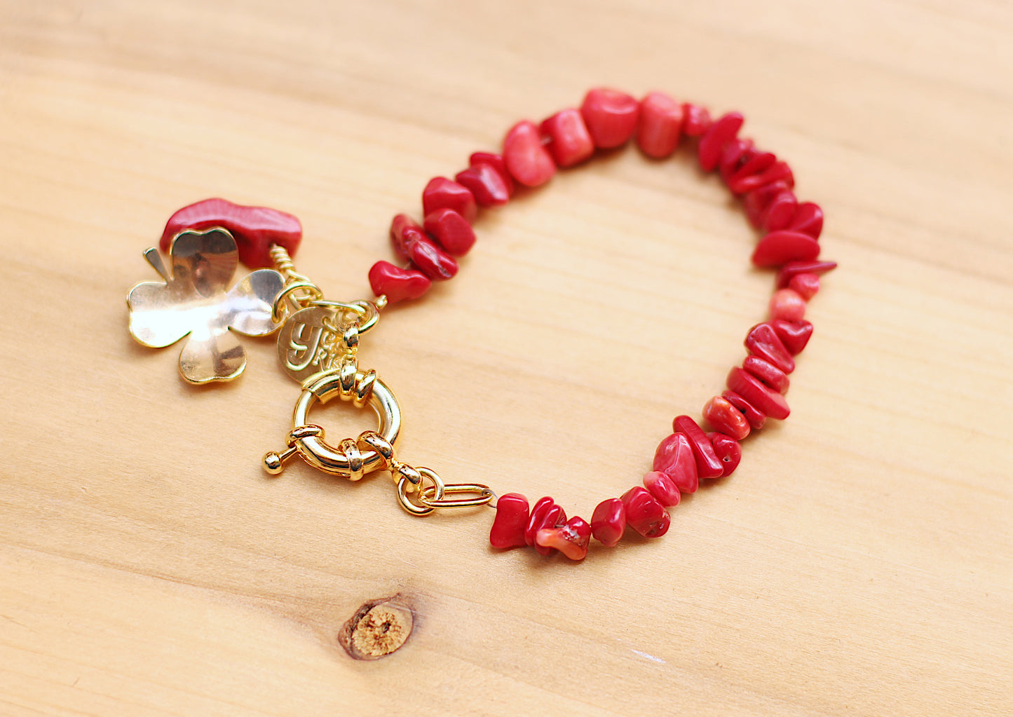 Agate and red Coral Bracelet