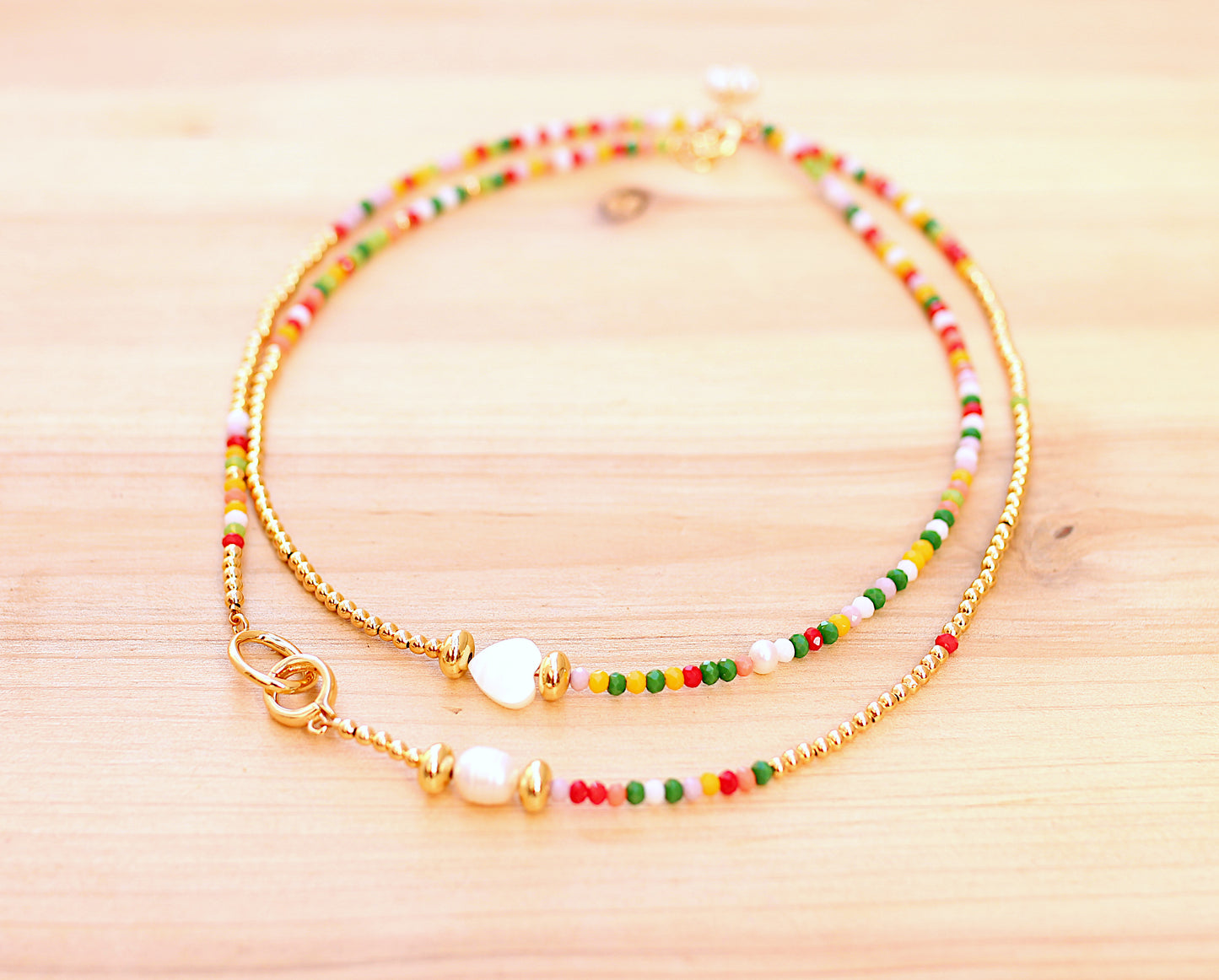 Multicolor beads necklace with a pearl