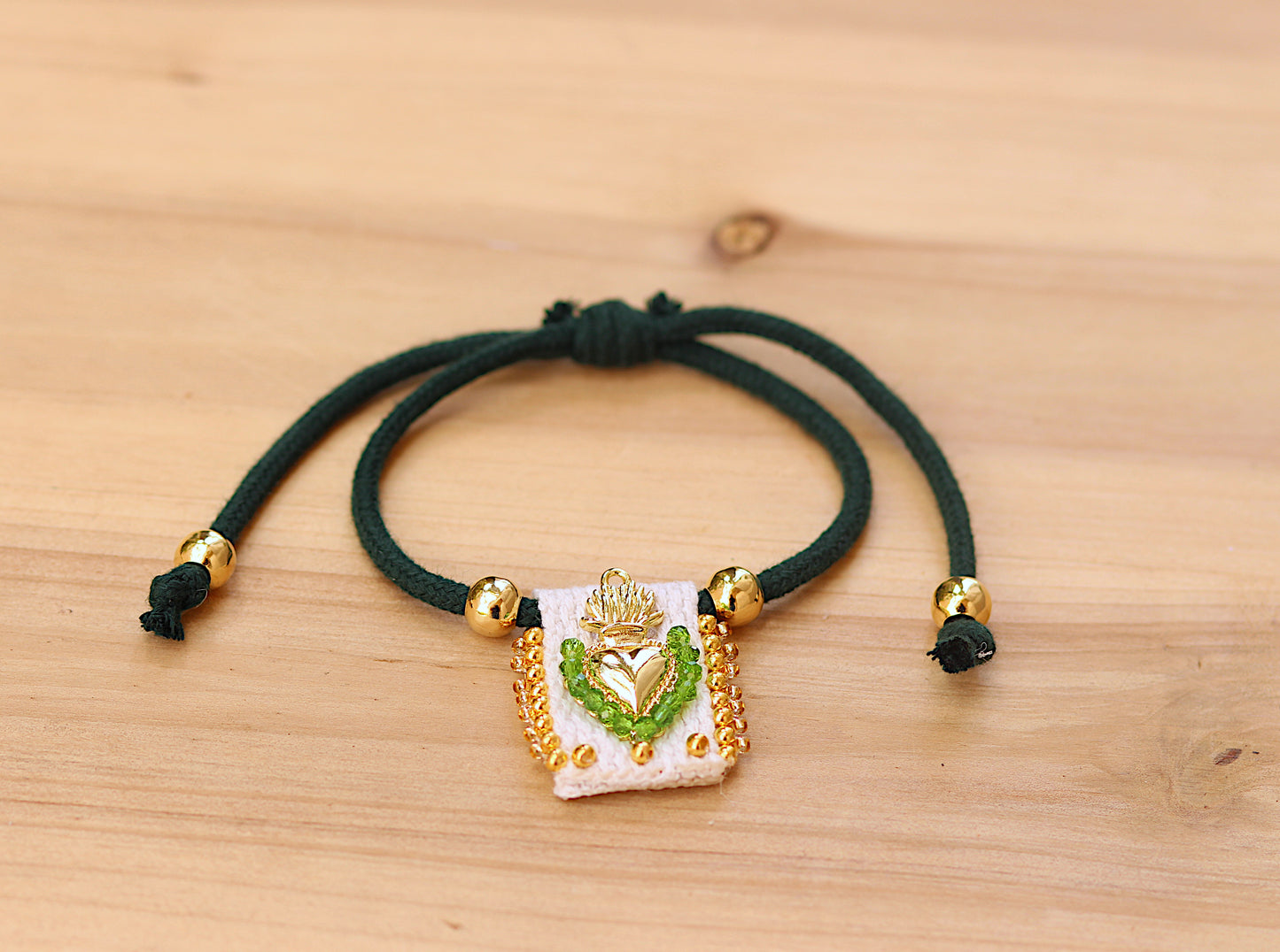 Green scapular bracelet