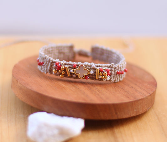 Kaki macramé bracelet with red and gold details