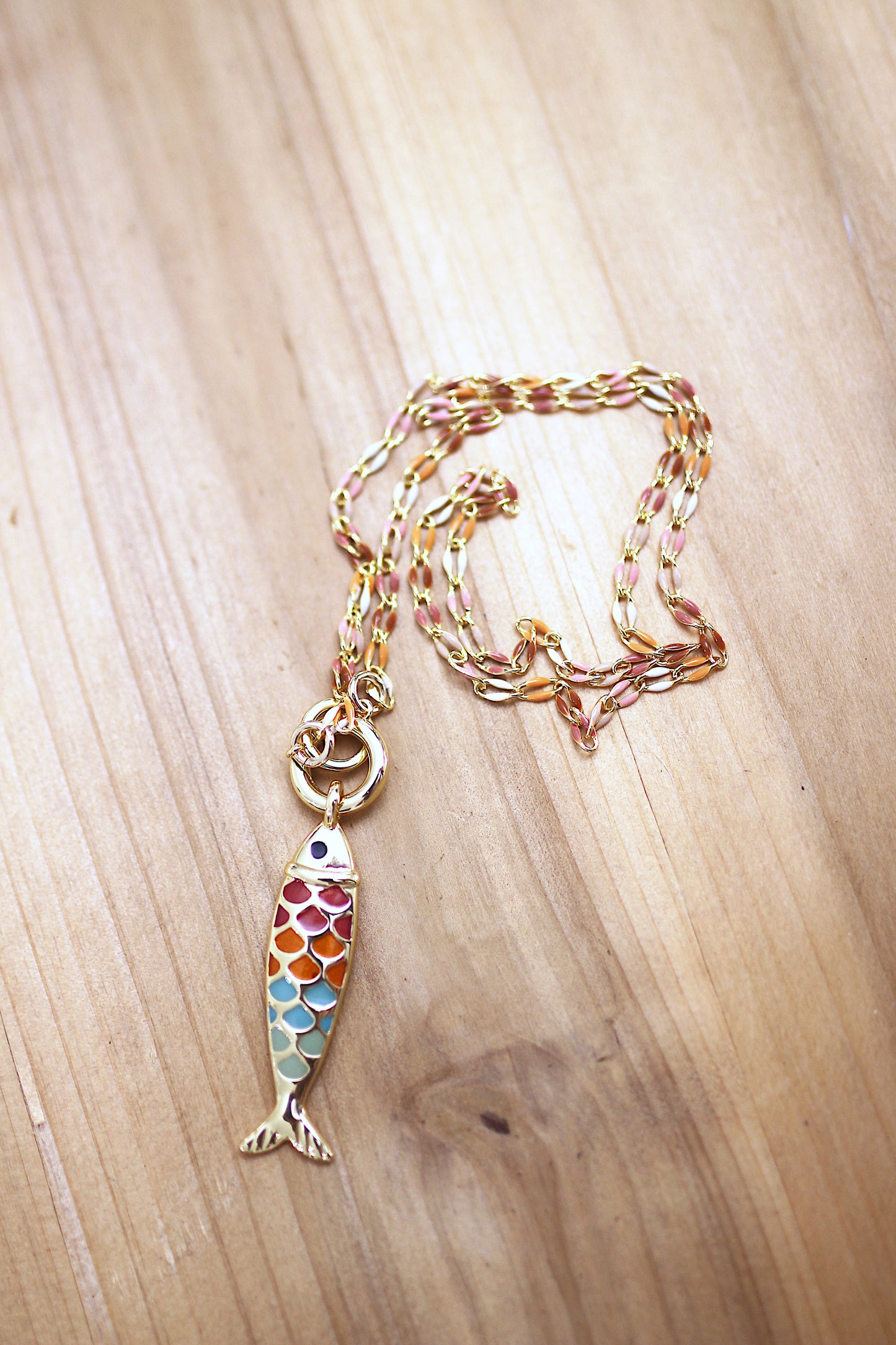 Enamel earth tones chain with fish