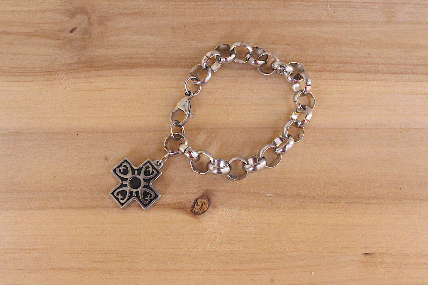 Square cross bracelet