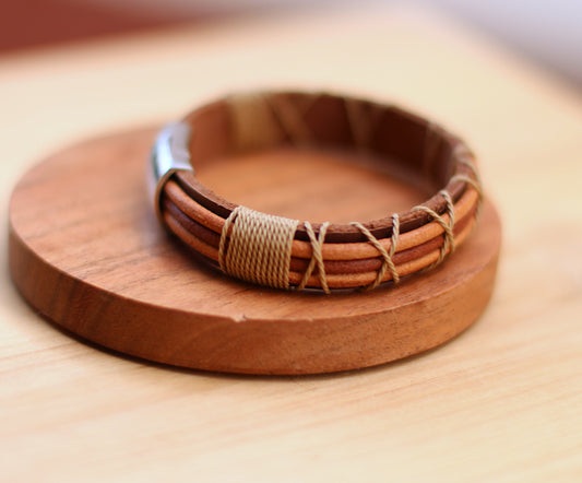 Leather Bracelet with magnetic clasp