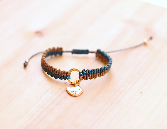 Kaki and green bracelet with a circular divider